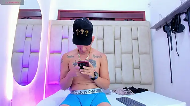 Онлайн чат XXX STEVEN_OS