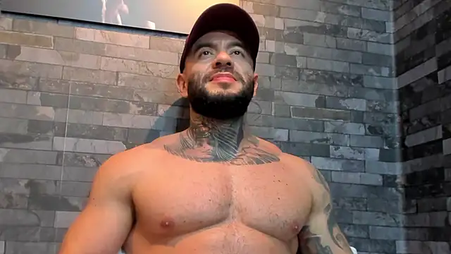 Chat XXX en directo de BruceDallas
