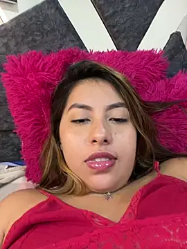 Emiily_joee_'s Live XXX Chat