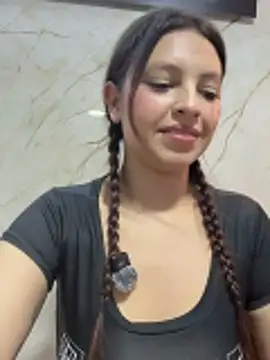 XXX chat uživo modela Miel_rousse