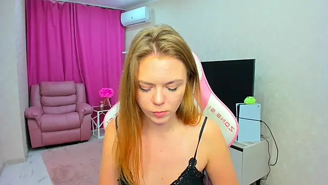 XXX chat uživo modela Strawberrye