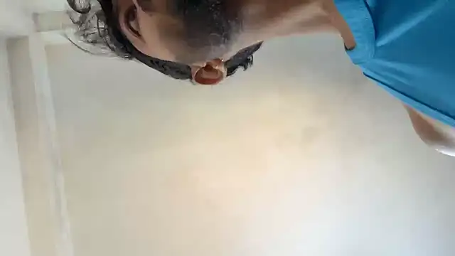 DesiDaddyandSon's Live XXX Chat