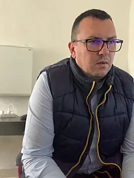 Mike8523 – Naživo XXX chat