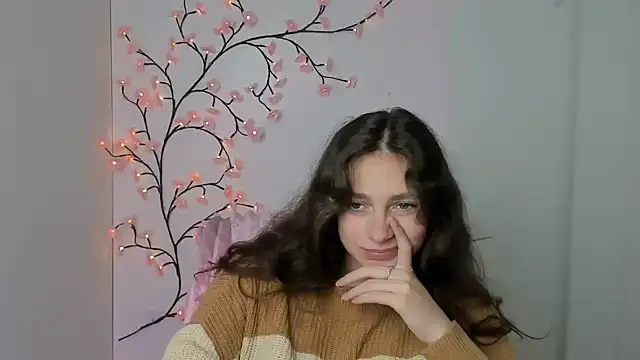 KissMeJulia: онлайн-секс-чат