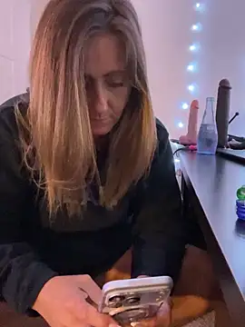 FoxyMillie's Live XXX Chat