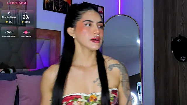 Chat +18 de Valkyrie_sky ao vivo