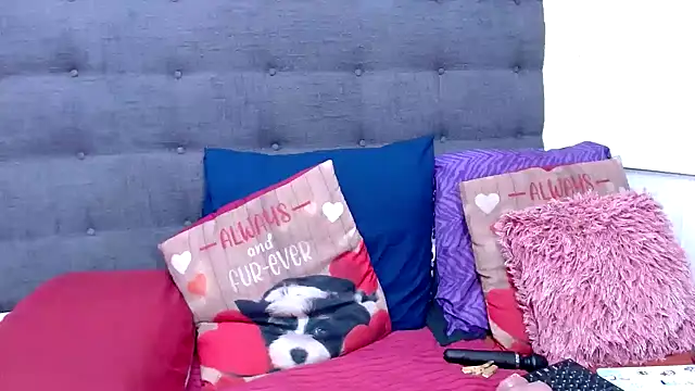 Chatroom XXX en direct de CurveyChocClitX5