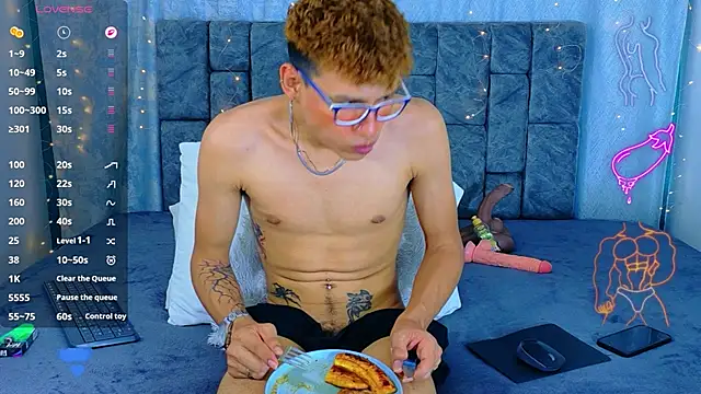 XXX chat uživo modela NicolasTorrez