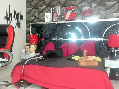 dulce_luna_small Adlı Modelin Canlı XXX Sohbeti