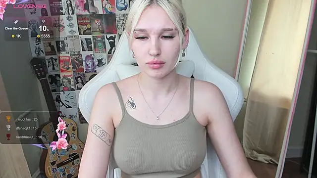 EvelinaLuu's Live XXX Chat