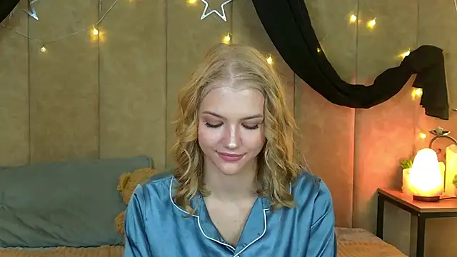 4example_Chloe's Live XXX Chat