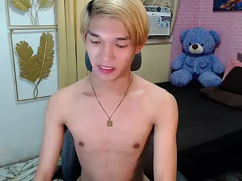 urasian_john18のライブXXXチャット