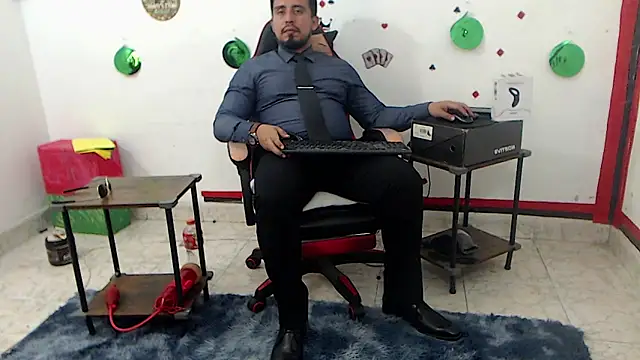 Chatroom XXX en direct de KalethBigDick