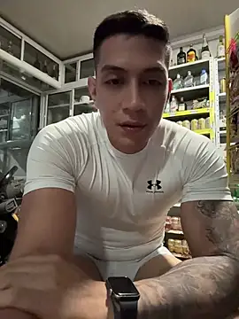 OliverWest04's Live XXX Chat