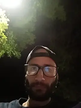 ren_stipee: διαδικτυακό σόου στην κάμερα