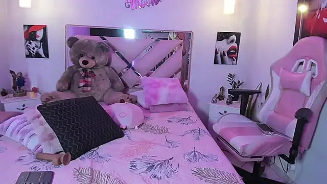 Karly_moon's Live XXX Chat