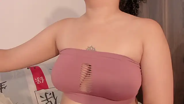 Chat XXX en directo de HarleyRedd