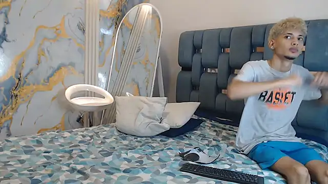 YOUNG_BOYS_HELL's Webcam Show