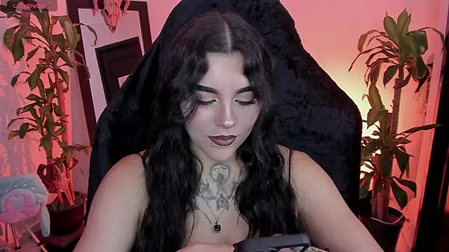 Czat XXX na żywo – MissCharlottte_18