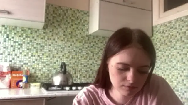 KikiAmino élő XXX-chatje