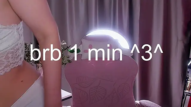 LunaVogue live XXX chat