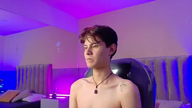 Chat XXX en directo de Derek_Sinn