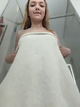 JennyPortman Adlı Modelin Canlı XXX Sohbeti
