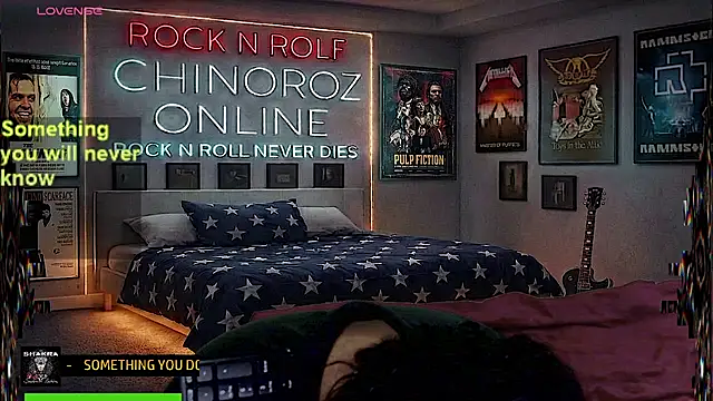 chino_roz Show in webcam