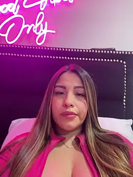 sexyyykloee Adlı Modelin Canlı XXX Sohbeti