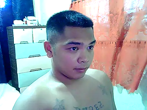 ur_asianbigcock 网络视讯表演