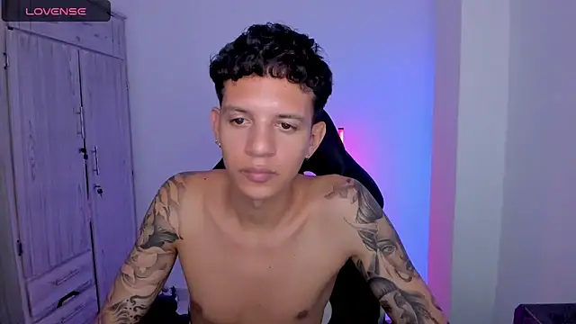 tylernova Live XXX-chat