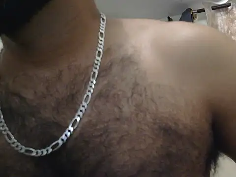 indianhairybull's Live XXX Chat