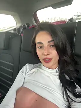 armina_red élő XXX-chatje