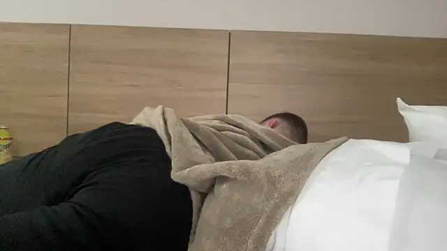 Kcruise9clouds' Live XXX Chat