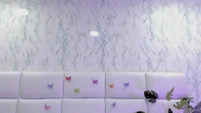 Chatroom XXX en direct de LYA_SWEETX