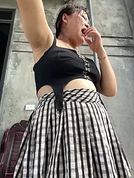 m-mbae's Live XXX Chat