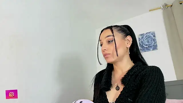 Ariadna-07's Live XXX Chat