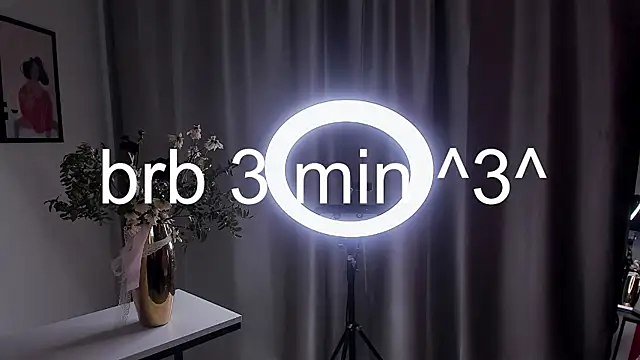 LunaVogue Adlı Modelin Canlı XXX Sohbeti