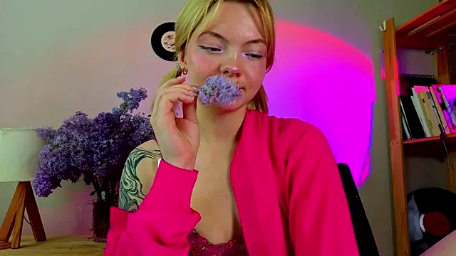 MelinaBunnyyy live XXX chat