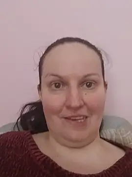BustyLadyAlma's Live XXX Chat