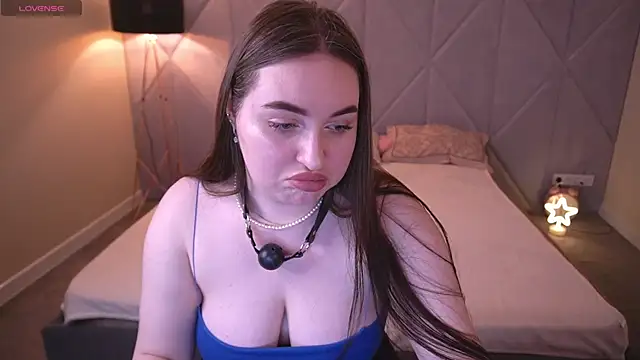 RapunzelAngel Adlı Modelin Canlı XXX Sohbeti