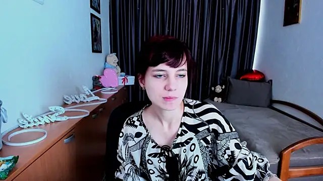 MiniLysiin Live XXX chat