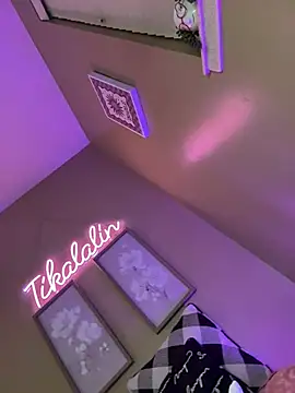 TikaMoon's Live XXX Chat