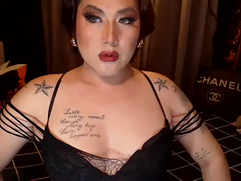 Show modela YourMistressAggy na web-kameri