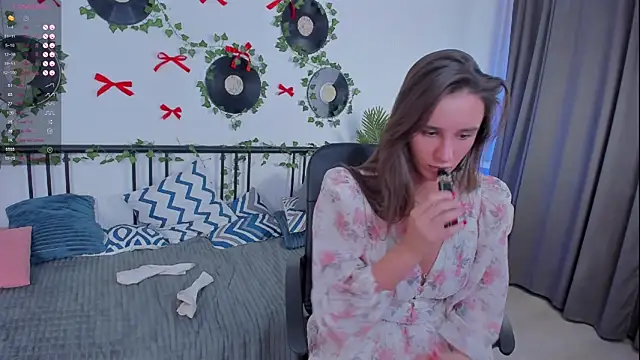 NicoleWells22 – Naživo XXX chat