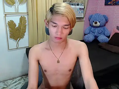 urasian_john18 Pertunjukan Webcam