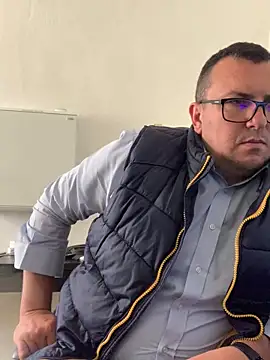 Mike8523 – Naživo XXX chat