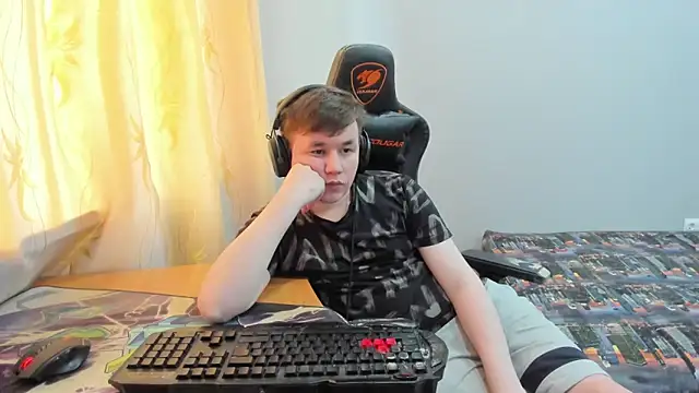 Вебкам-шоу iliaskrislove
