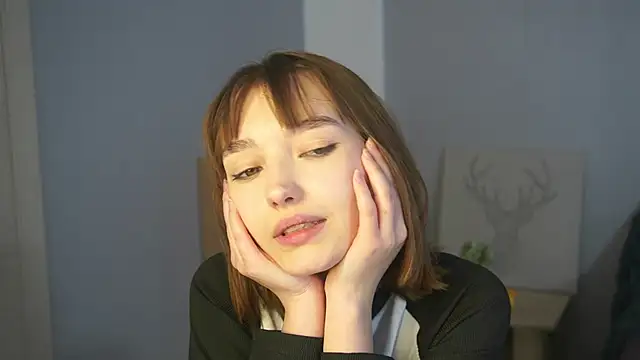 Chat +18 de Leyla_crsh ao vivo