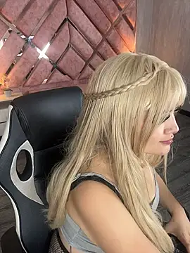 Chat XXX en directo de lya_nekko_
